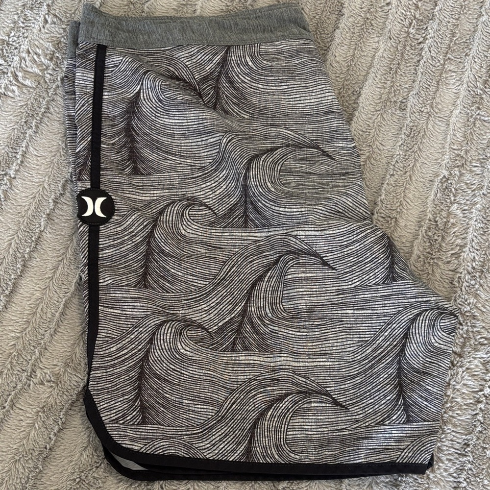 Hurley Gray Striped Board Shorts - Picture 5 of 5